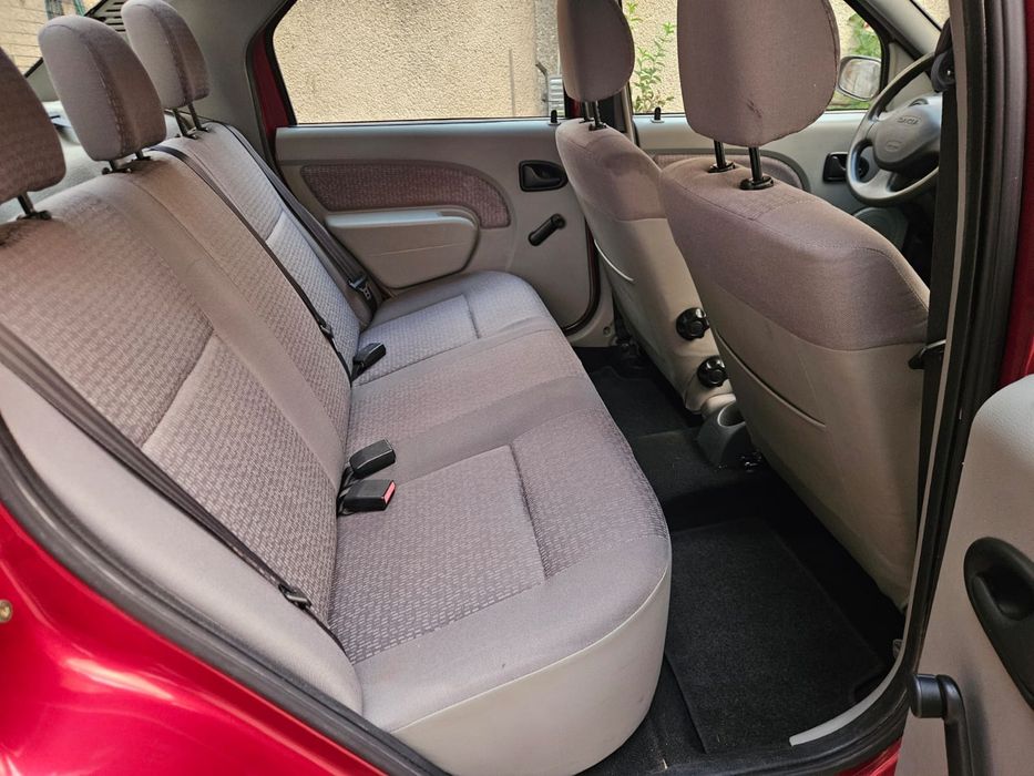 Dacia Logan 2008 limuzina 1.6 mpi special laureate Climă