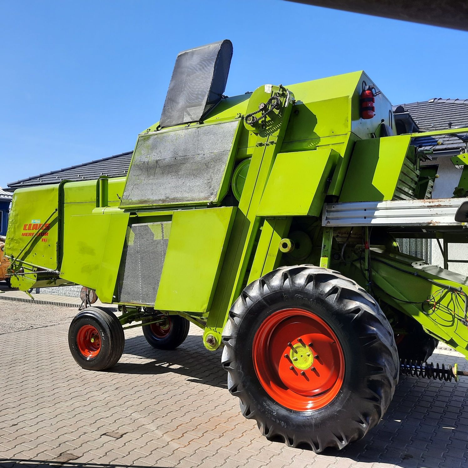 Combina Claas Mercator70