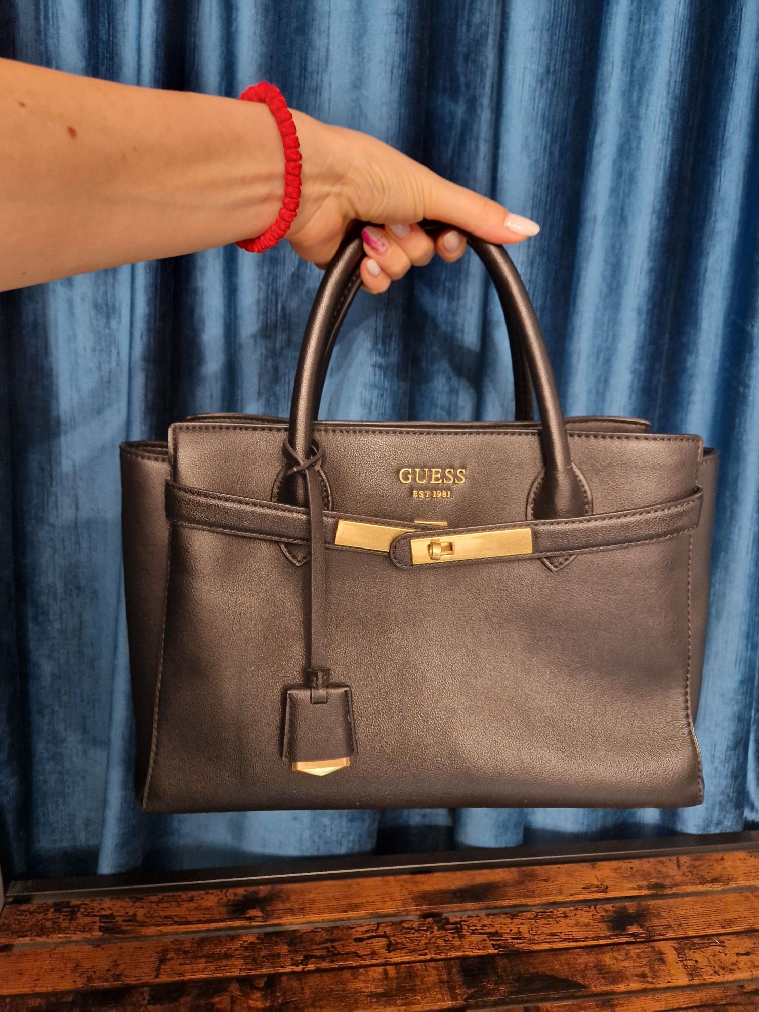 Голяма чанта Guess