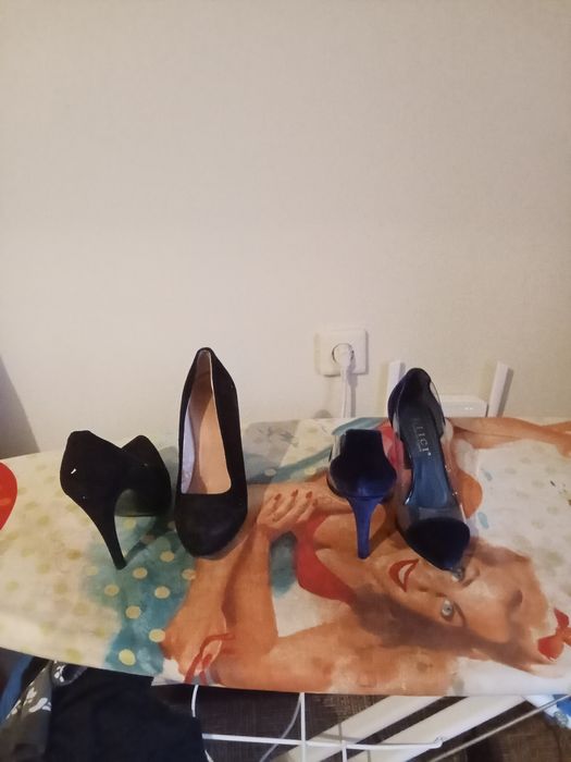 Продаются женские туфли