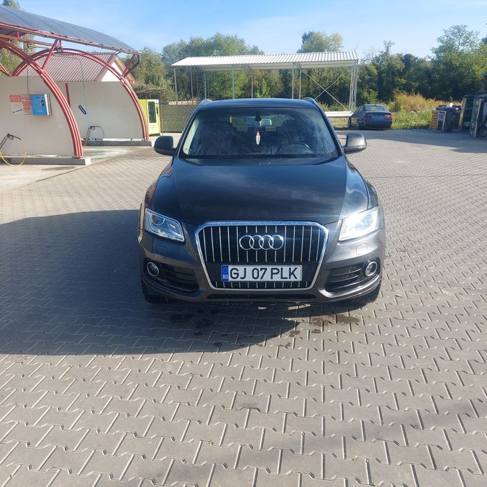 Vând Audi Q5 2013