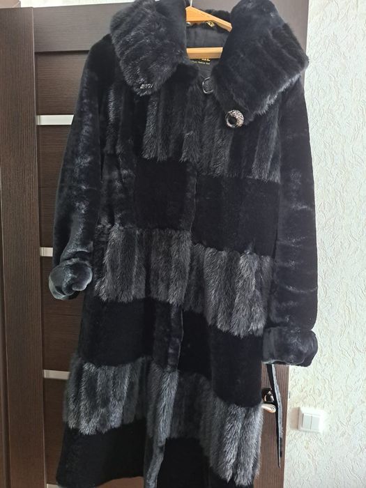 Продам Мутонновую шубу