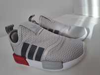 Vând adidasi Adidas  ,mărimea 21.Lungime picior maxim 12cm.