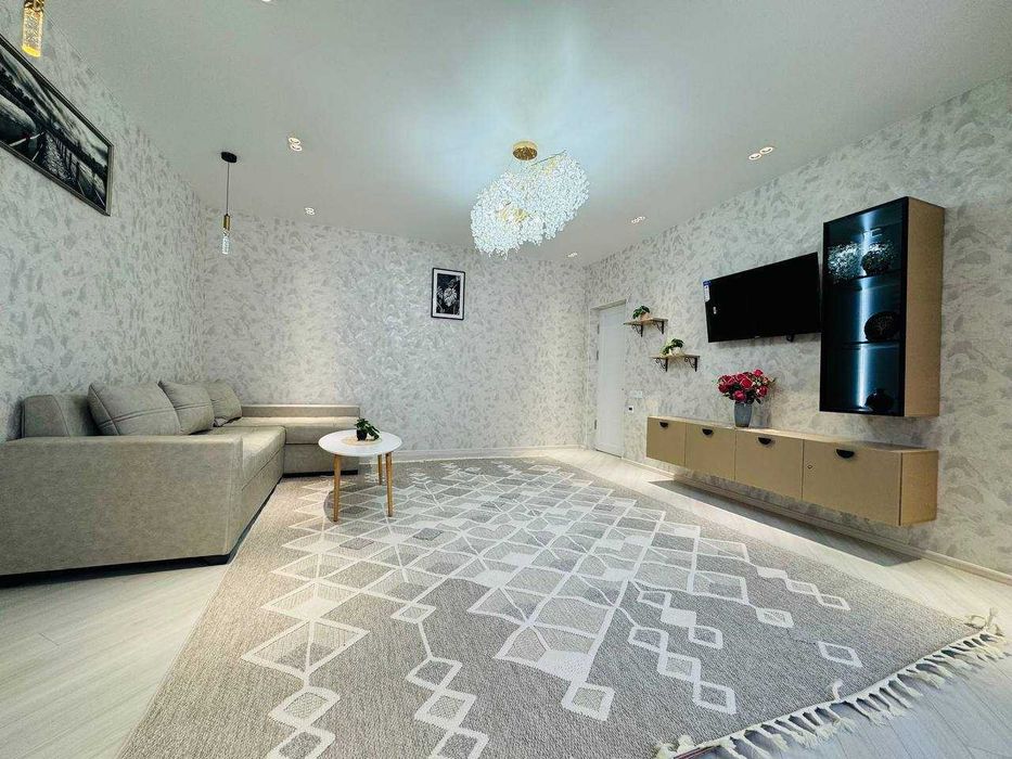 Сдается квартира на  Дархане  2 ком Срочно Новая