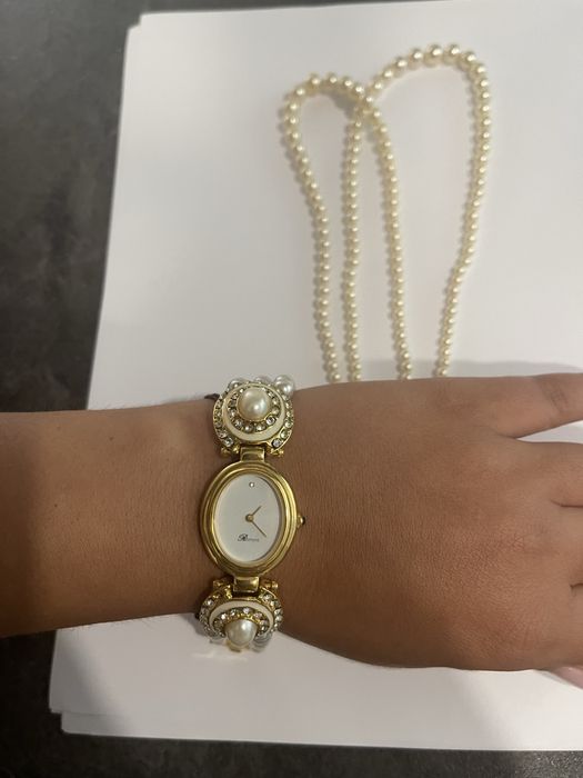 Ceas cu perle aurit