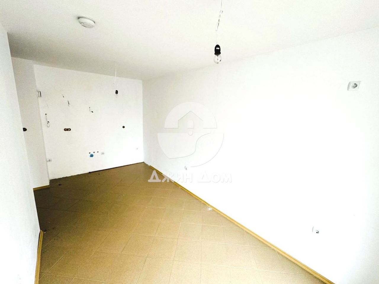 Продава се Двустаен апартамент в к.к. Слънчев бряг - 57 кв.м за 999 €/кв.м - Снимка #1