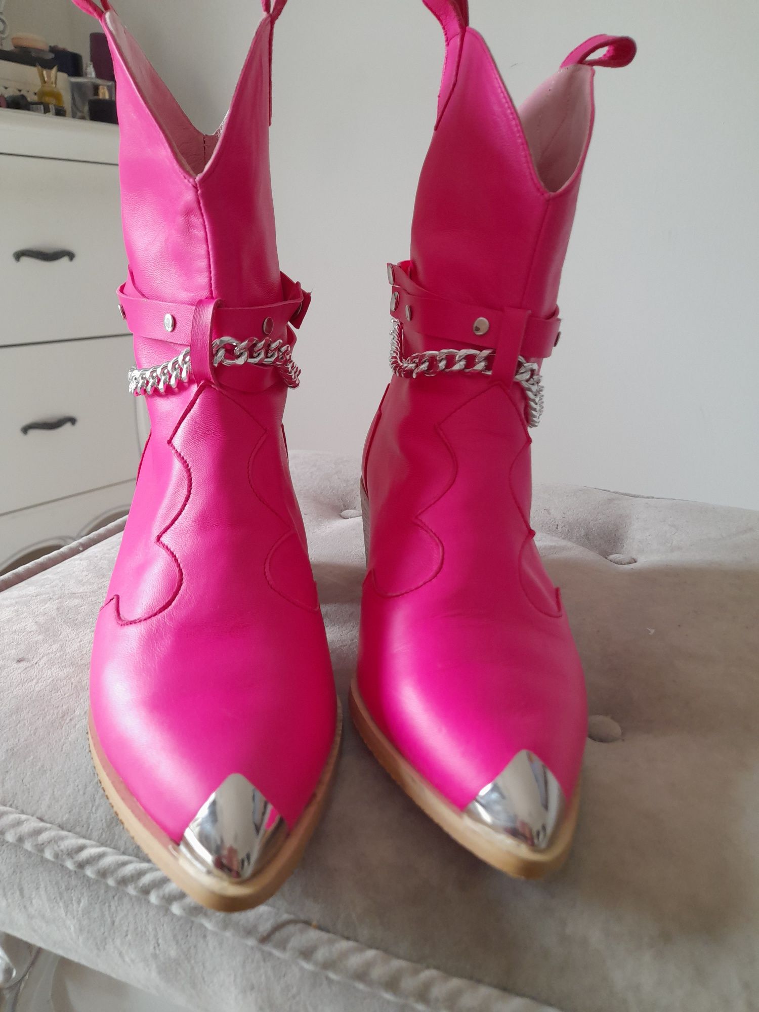 Ciocate Bushra Piele Neteda Roz cu Accesorii Argintii mărimea 40
