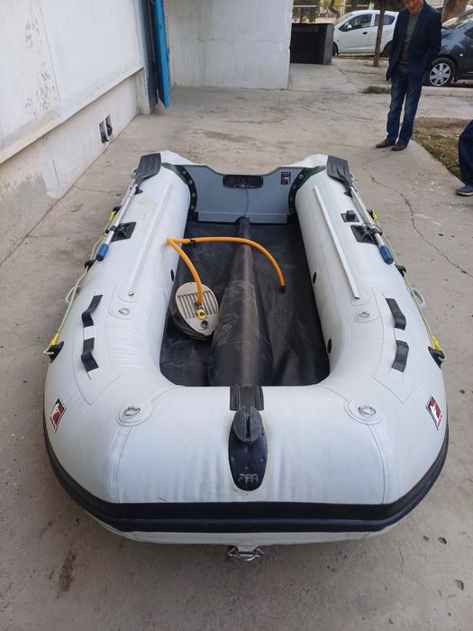 Лодка Barracuda 360