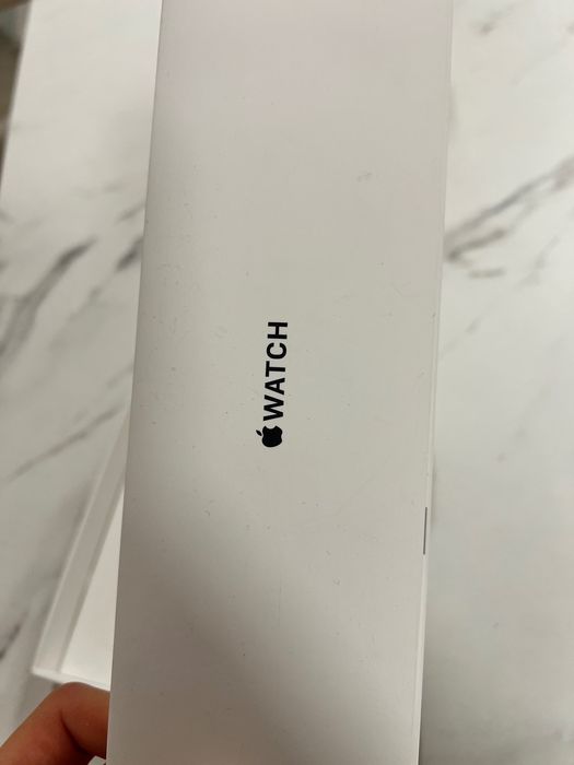 De vanzare Apple Watch SE.
