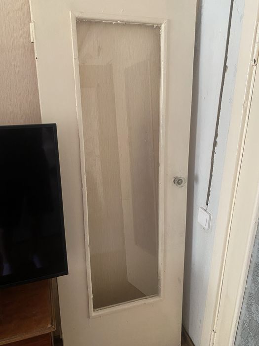 Межкомнатная дверь б/у с коробкой