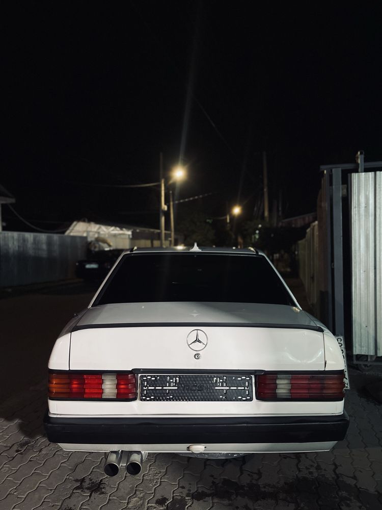 мерседес 190 год1991