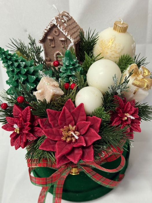 Коледни аранжировки с ароматни соеви свещи