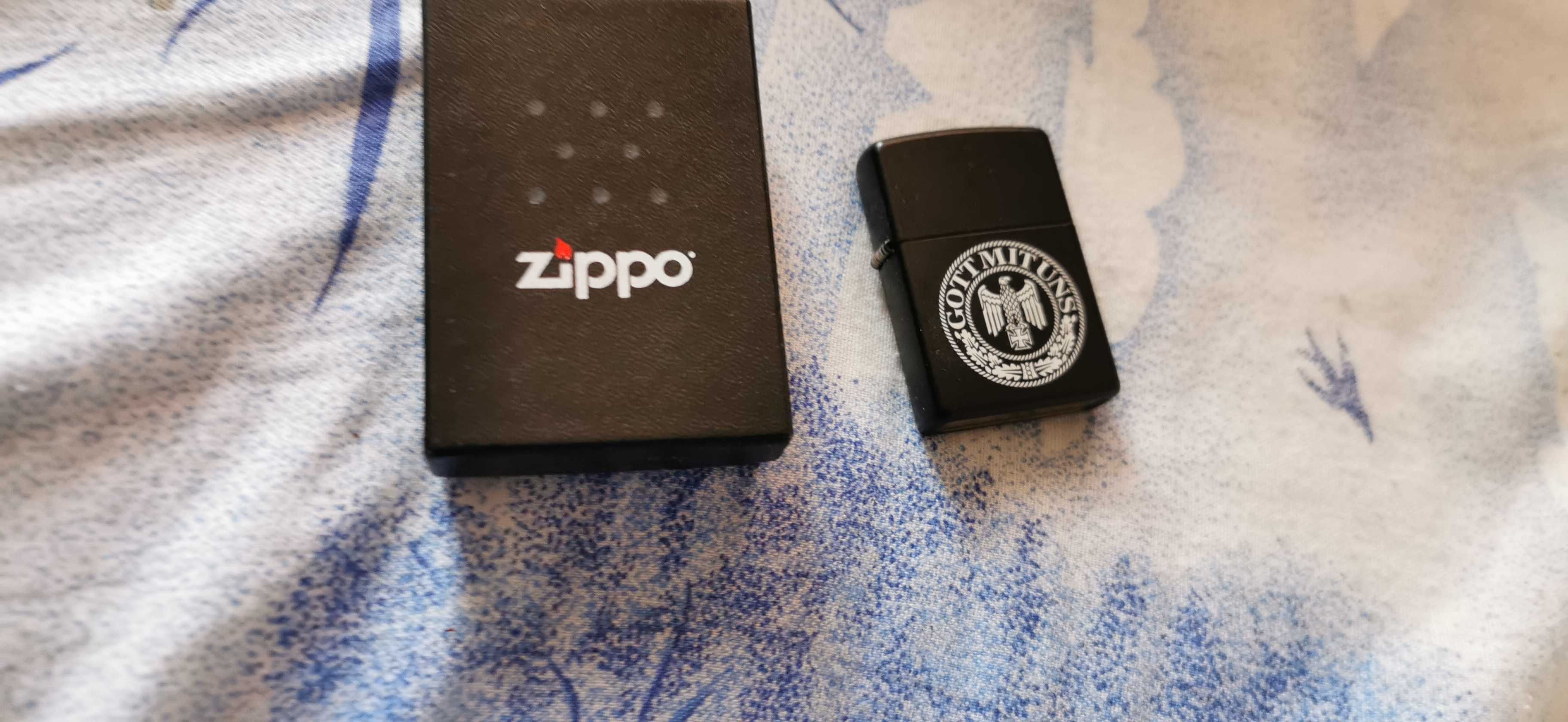 bricheta zippo neagra cu cutie