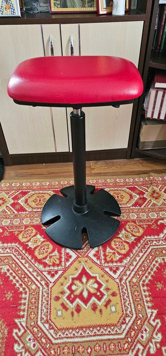 Scaun rotativ , 360 grade .