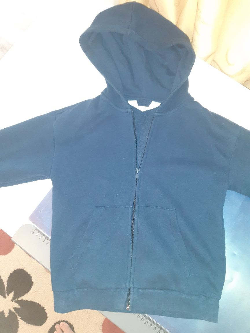 Hanorac H&M bleumarin 6-8 ani