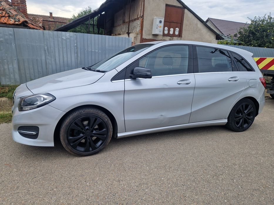 Vand sau dezmembrez Mercedes B 200 2015 2.2cdi motor 651 w246 facelift