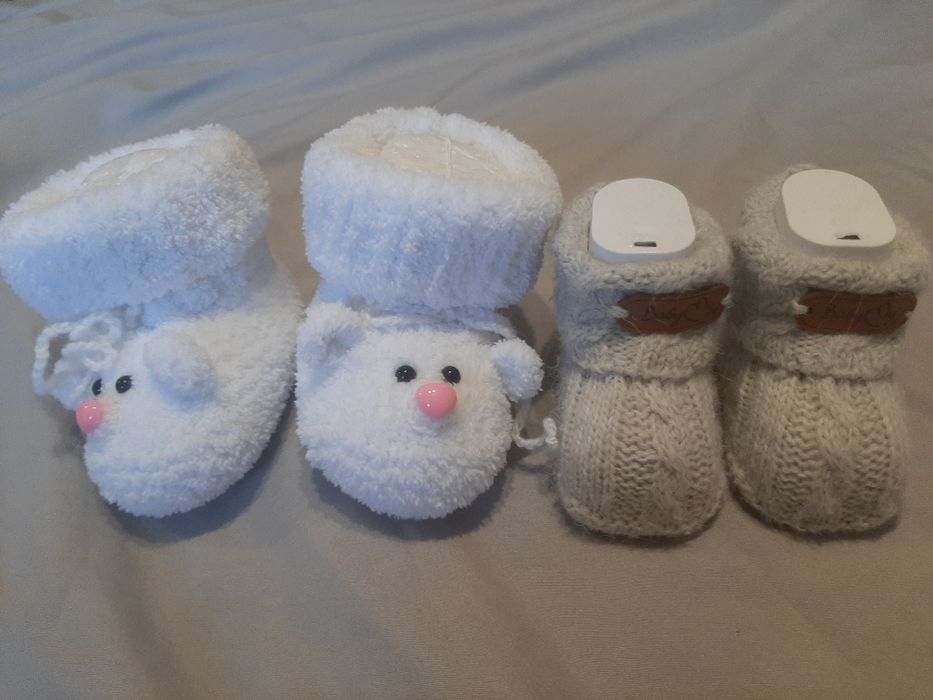 Продадим пинетки, и пакет вещей на новорождённого мальчика