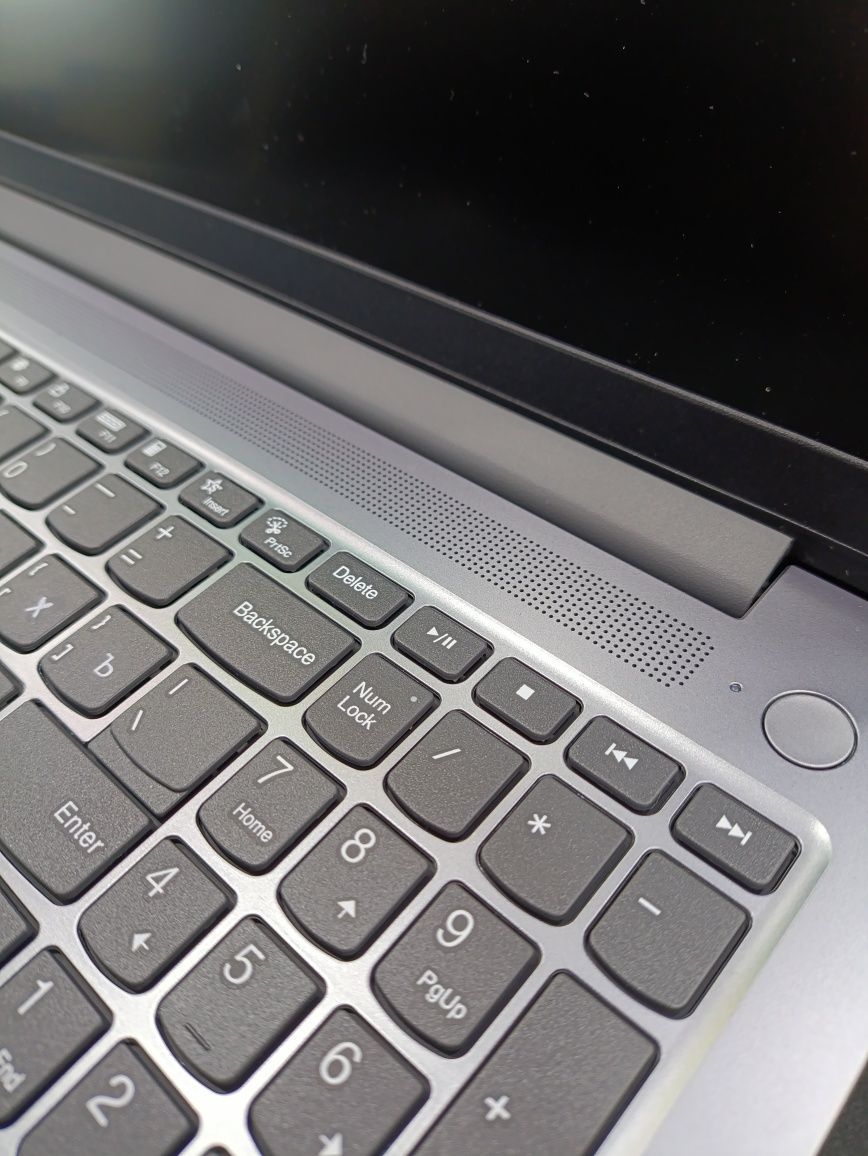 Noutbuk ноутбук Lenovo Ideapad slim3 Intel core i3  Bepul yetkazish bi