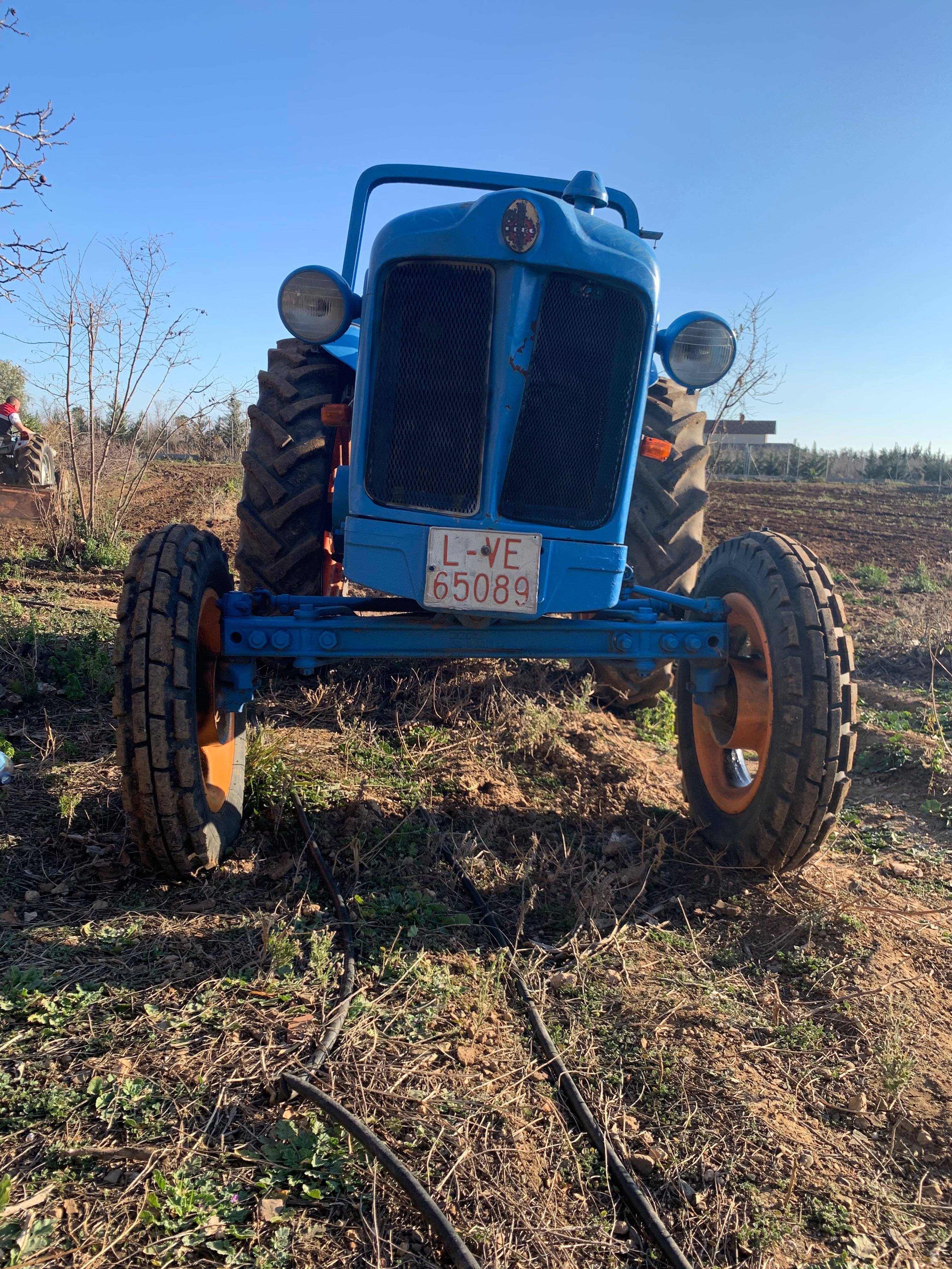 Vând tractor super ebro 55