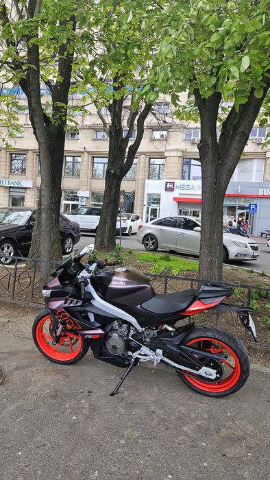 De vânzare Aprilia RS 457 (model 2024 Prismatic Dark)