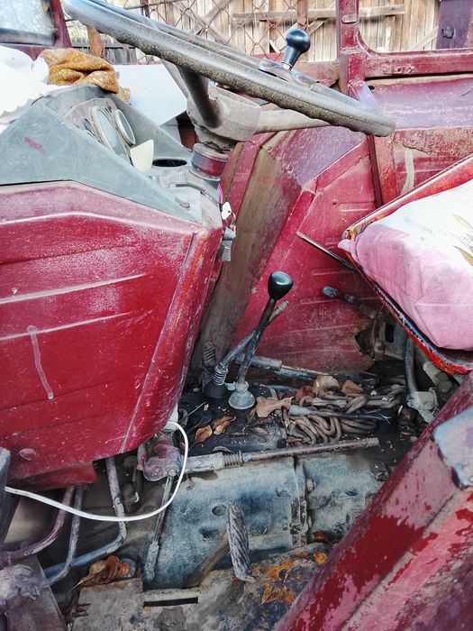 Tractor universal 445