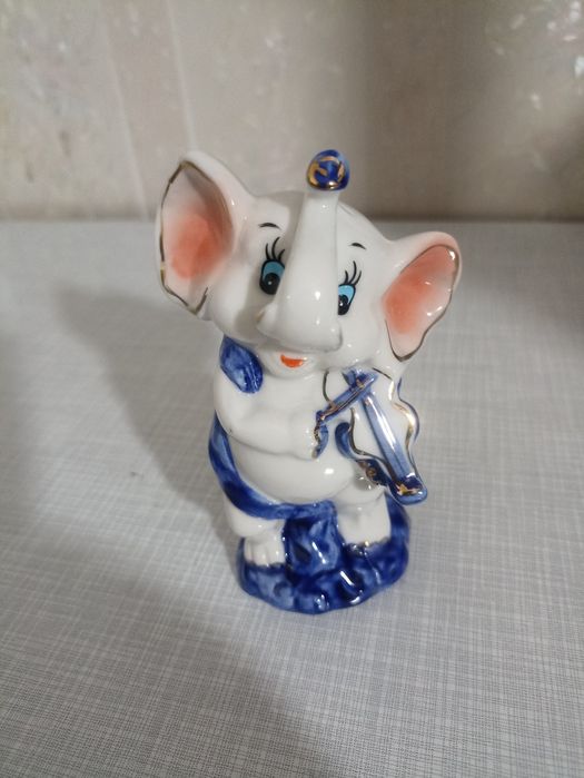 Продам статуэтку слоника