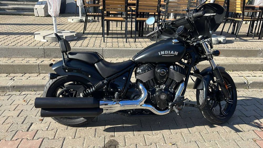 INDIAN  Chief Dark Horse moto