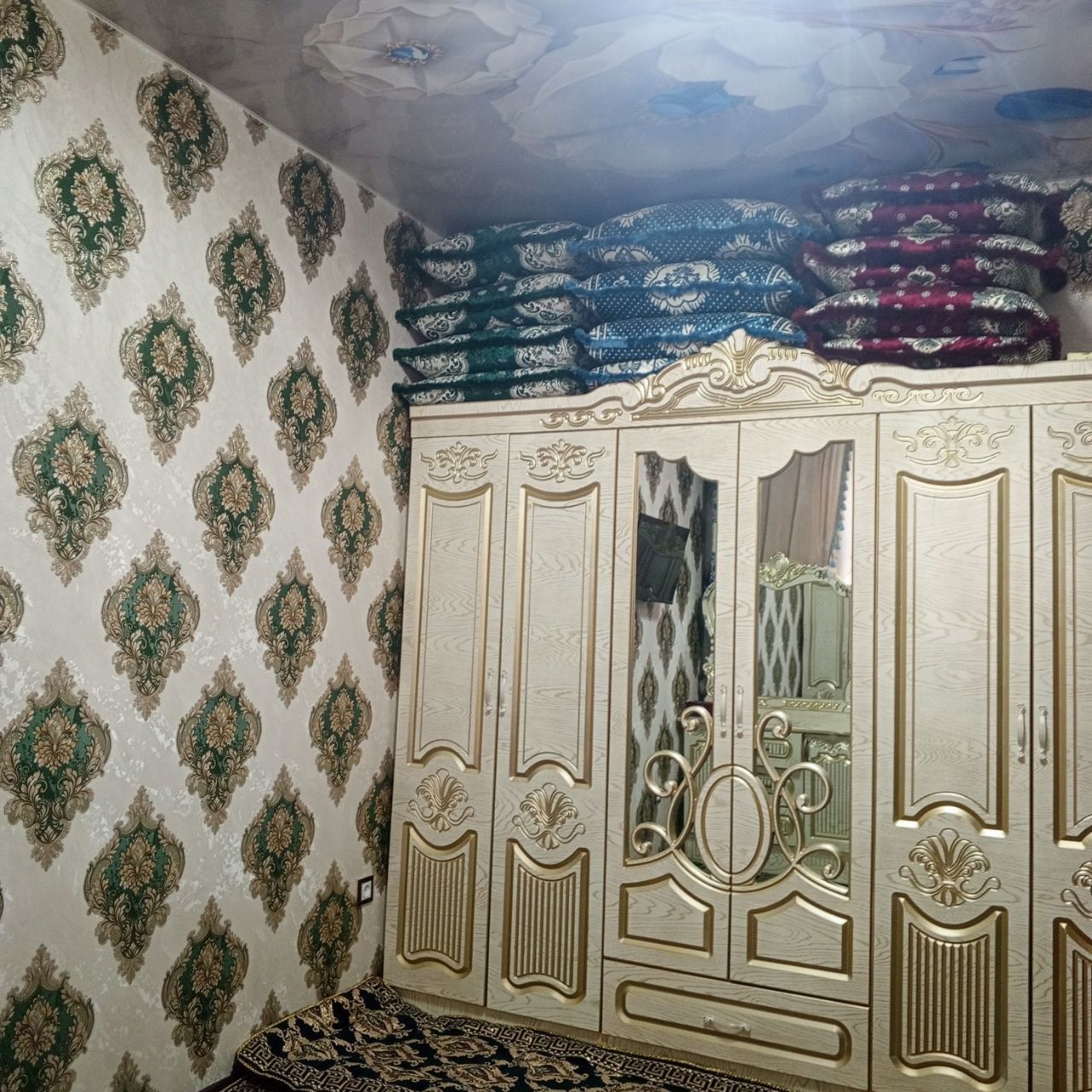 2 xonaliy dom sotiladi