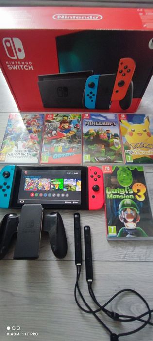 Vând  Nintendo Switch + 5 Jocuri