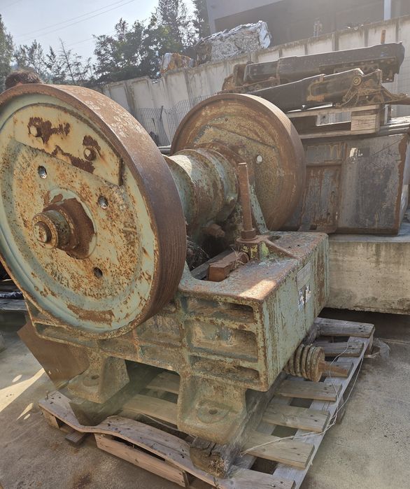 Concasor cu falci 600×250 MEM