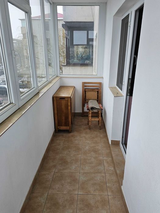 Închiriez apartament cu 3 camere