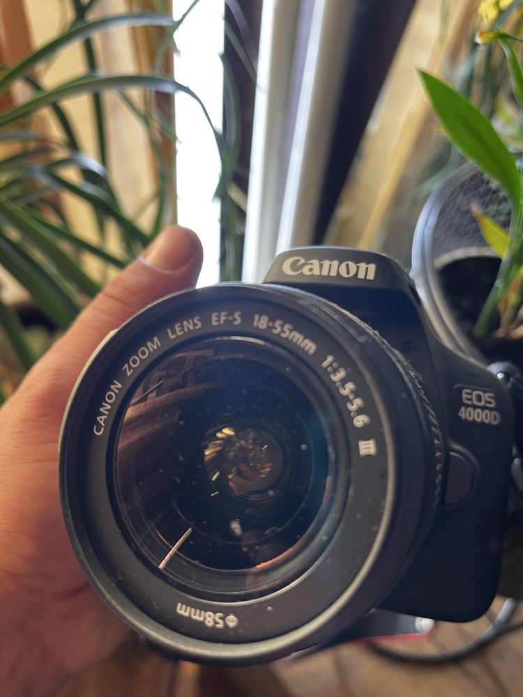 CANON eos 4000D чисто нов в гаранция