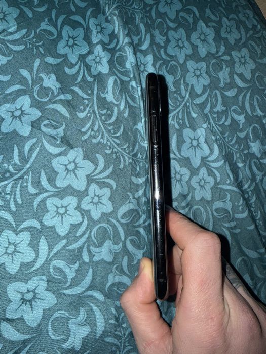 Продавам Iphone XS