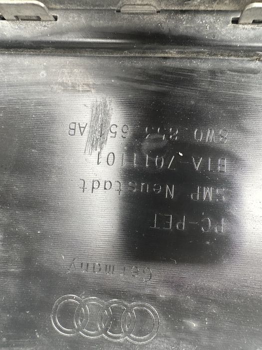 Audi A4 17-19г Предна Решетка ОЕ