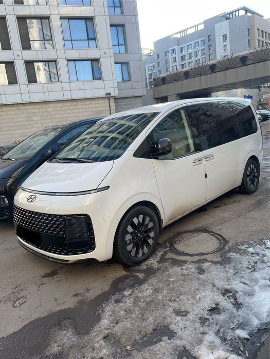 Пассажирские перевозки аренда HYUNDAI STARIA с водителем
