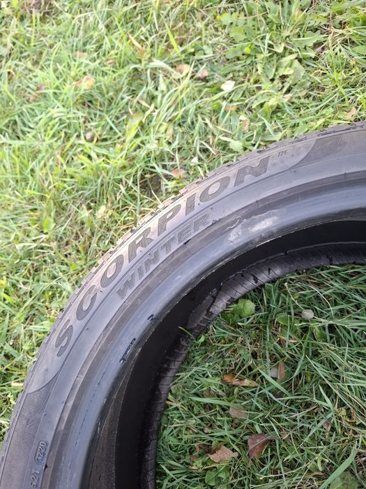 Vand 2 anvelope 265 40 22 pireli de iarna bune dot 2020