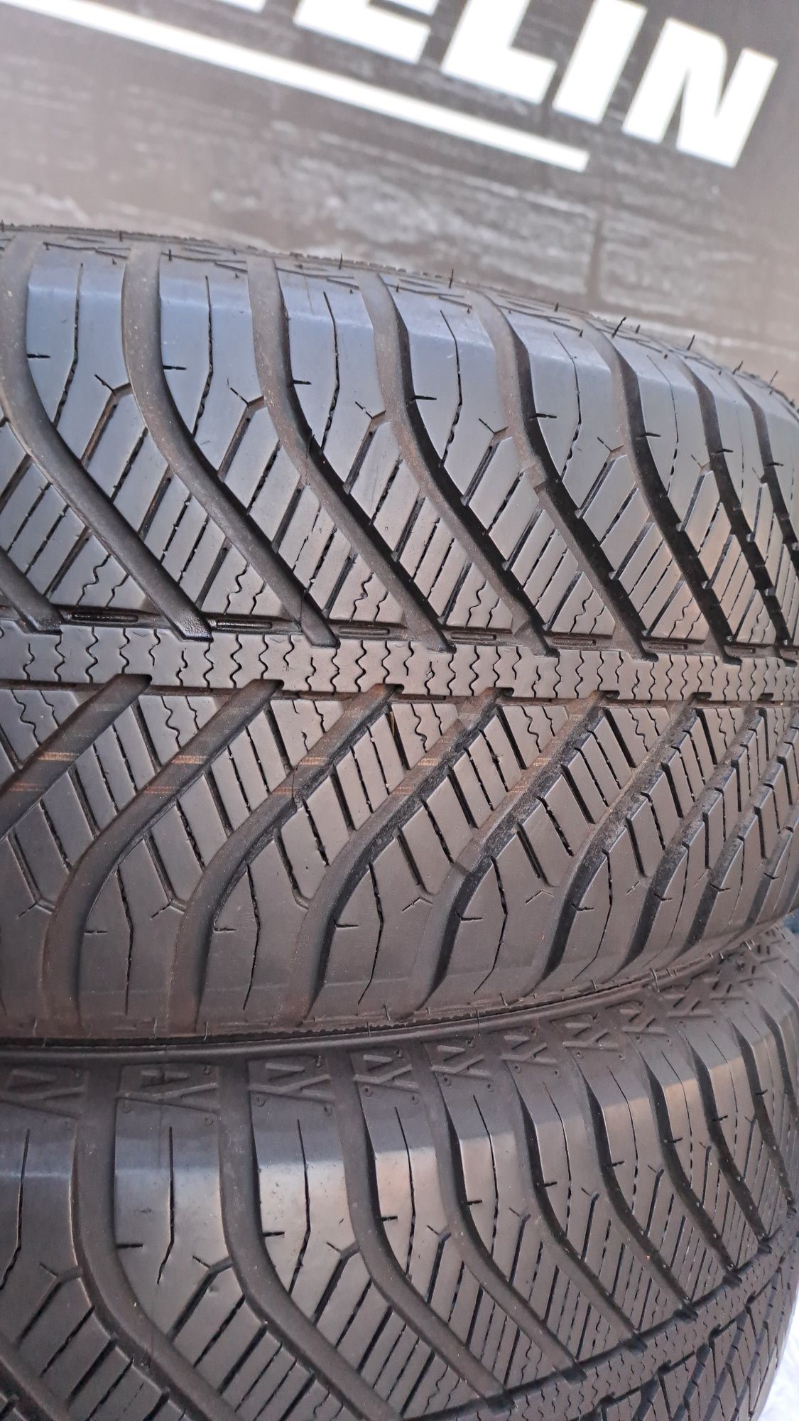 2бр. Всесезонни 195 65 15 Goodyear Vector 4Seasons