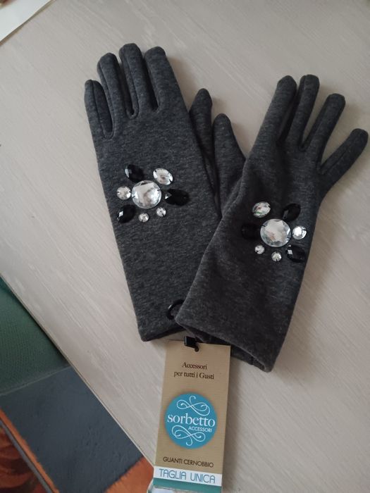 Vand mănuși dama noi