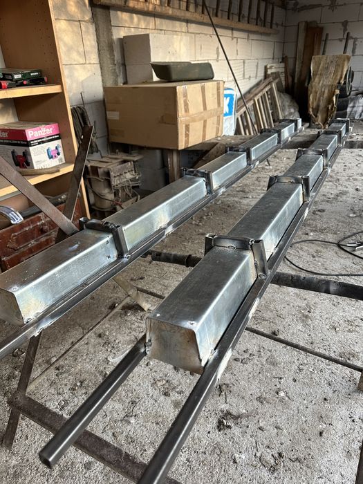 Matrite metalice/ forme/ stalpi de beton gard/ spalieri vie/ cofraje