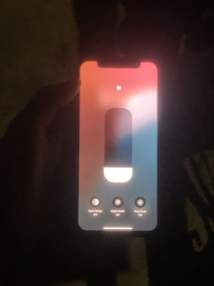 Iphone 11 pro kar dok bor