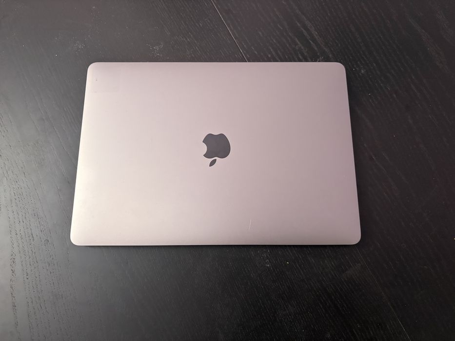 Macbook pro M2 ,2022 ,13” , 16Gb ram , 256 Gb