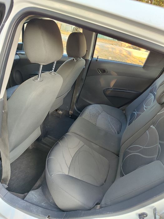 Spark sotiladi kraskasi pachti toza 2 ta kichkina petno bor