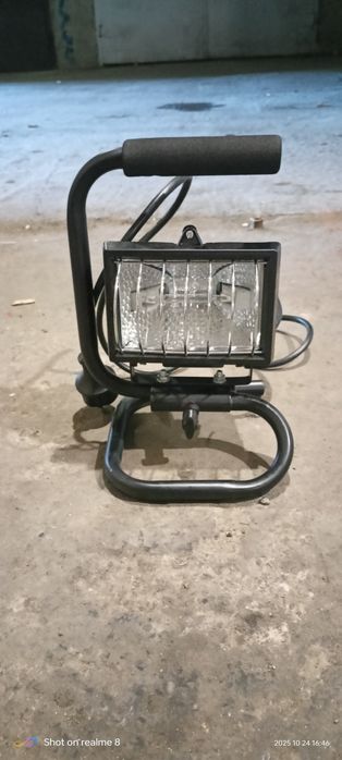Халогенен прожектор 150W