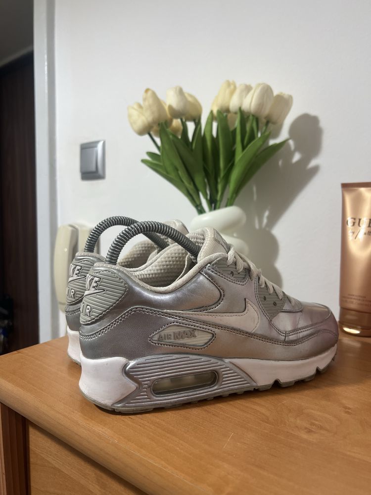 Оригинални маратонки Nike 37 номер