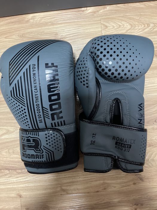 Боексерские перчатки б/у