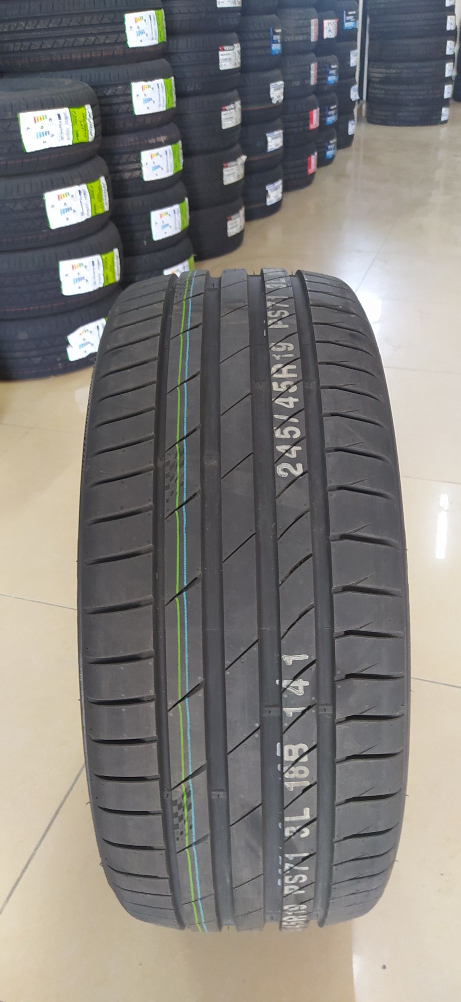 245/45R19. Kumho. PS71