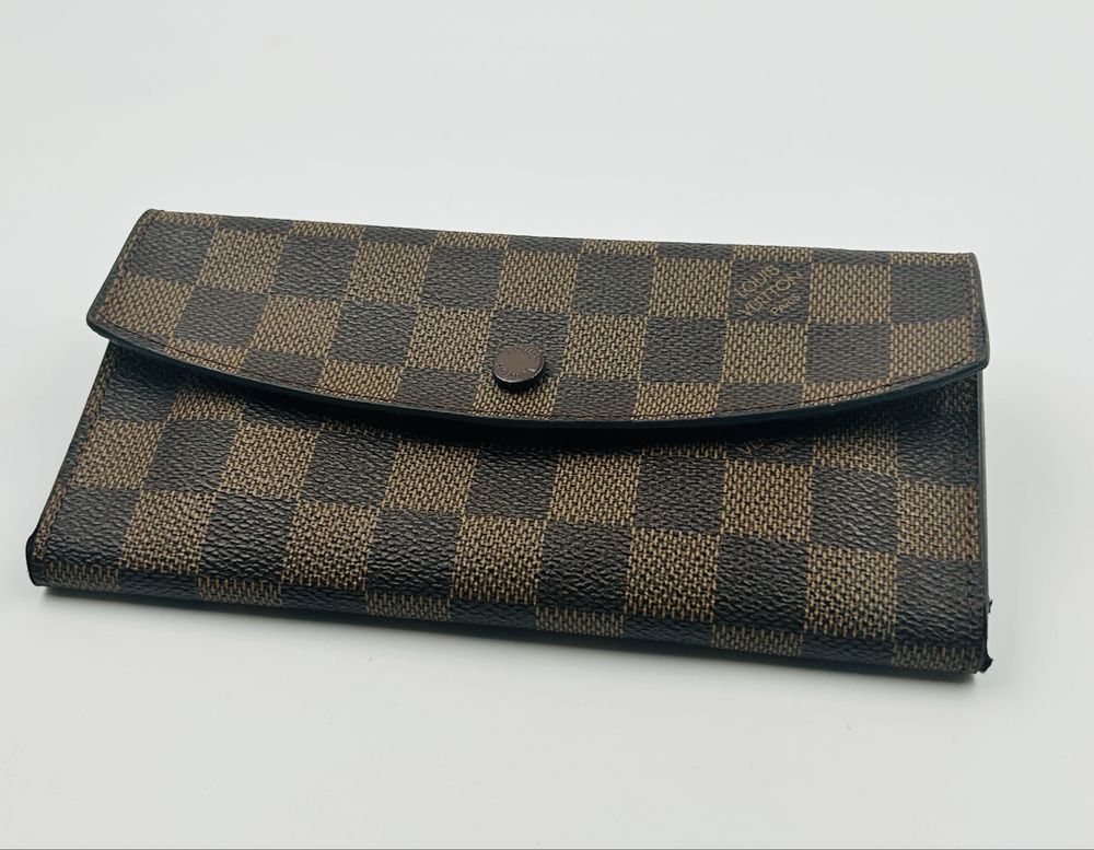 Louis Vuitton Emilie дамски портмоне