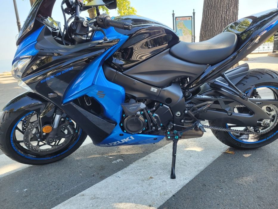 Suzuki GSX-S 1000f