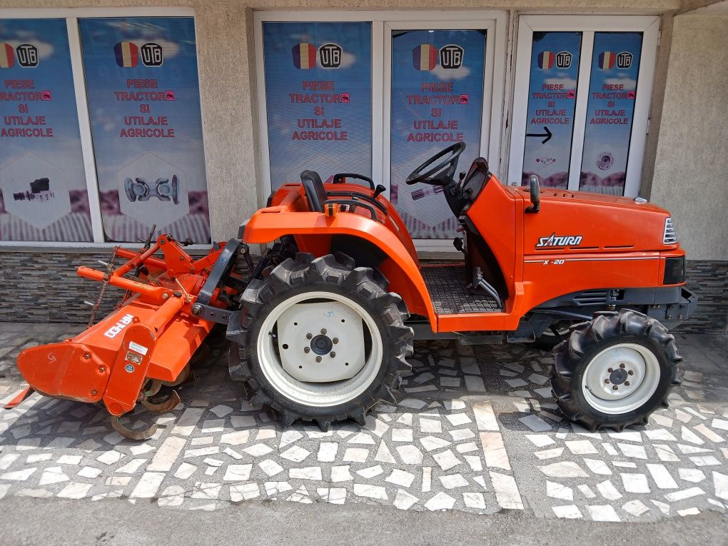 Tractor kubota 20 cp 4x4  850 h funcționare