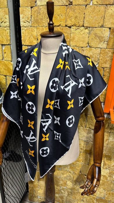 Stoc esarfa - diverse modele în privat